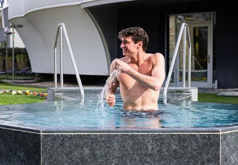 Vasca di contrasto Giardino Spa Splash e Spa Tamaro (1)