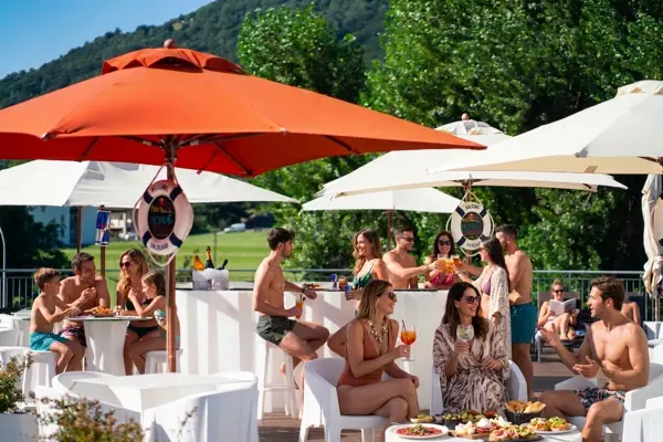  Aperitivo in terrazza | Splash & Spa Tamaro